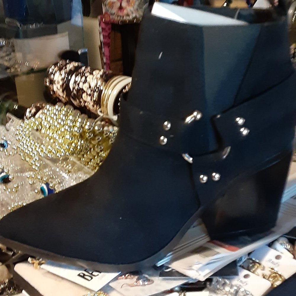 YOKI BLACK SUEDE LOOK SHOE BOOTIE WITH WESTERN STYLE SILVER ACCENTS